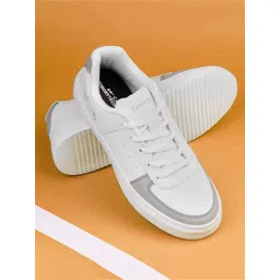 Campus Women Colourblocked Lace-Ups Sneakers