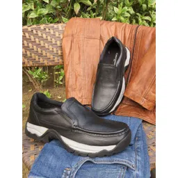 CARLO ROMANO Men Textured Leather Slip-On Sneakers