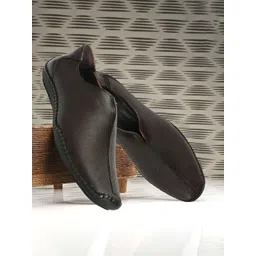 Carlton London Men Textured Leather Slip On Sneakers