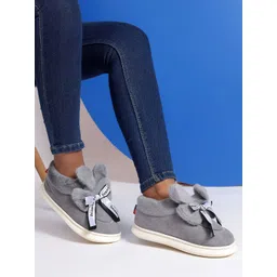 CASSIEY Women Slip on Casual Shoes