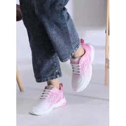 Casual Sports shoes Winter Style Walking Sneakers for Women and Girl Slip On Sneakers For Women
