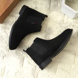 ClassicEdge Suede Boot||TimberUrban Suede Boot Boots For Men