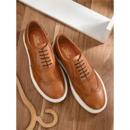 Clog London Men's Tan Casual Sneakers