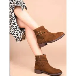 Clog London Women's Tan Casual Booties