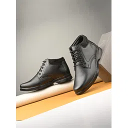 Comfortable Stylish & Light weight Boots For Men