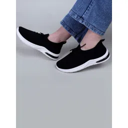 CORDMANS Women Textured Mesh Sneakers