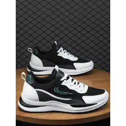 Corsac Men Colourblocked Sneakers