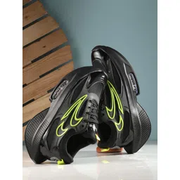 Corsac Men Colourblocked Sneakers