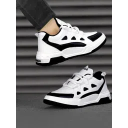 Corstyle Men Colourblocked Sneakers