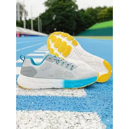 CULT Men EZ+ Ryde Running Shoes