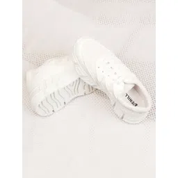 Denill Women White Solid Running Shoes