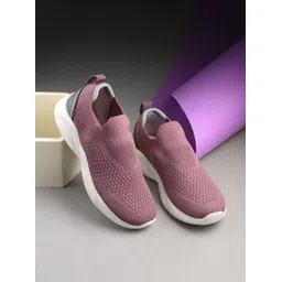 DEREK W Walking Shoes For Women