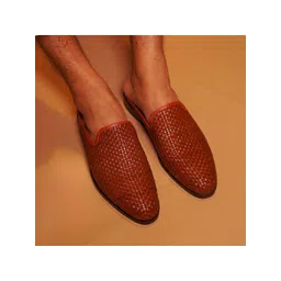 dmodot Men Textured Leather Slip-On Sneakers