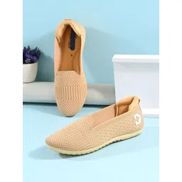 DOCTOR HEALTH SUPER SOFT Women Textured High-Top Slip-On Sneakers