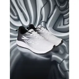 DRACKFOOT Men Mesh Training or Gym Non-Marking Shoes