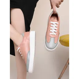 DressBerry Women Colourblocked Sneakers
