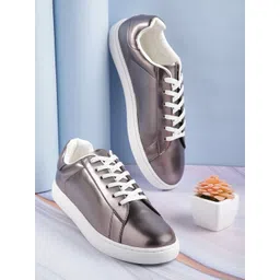 DressBerry Women Round Toe Sneakers