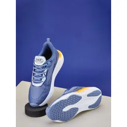 Duke Men Colourblocked Running Shoes
