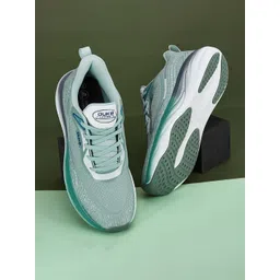 Duke Men Colourblocked Running Shoes