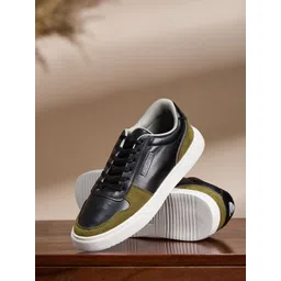 Duke Men Olive Green Colourblocked Sneakers