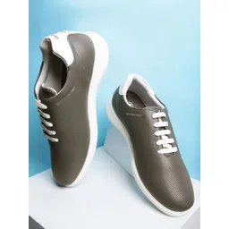 Duke Men Perforated Sneakers