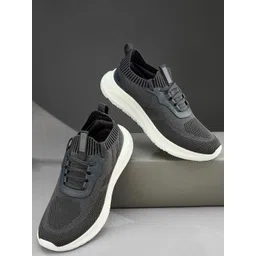 Duke Men Textile Running Shoes