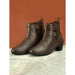 El Paso Brown Textured Block Heeled Boots