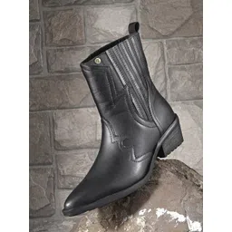 El Paso Women Block-Heeded Chelsea Boots