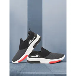 Elevarse Men Slip-On Sneakers