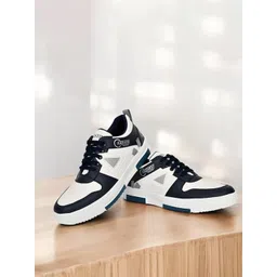 Eristine Men Colourblocked Sneakers