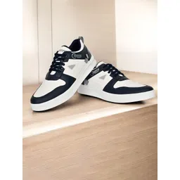 Eristine Men Colourblocked Sneakers