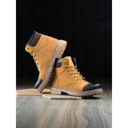 Erix Men Colourblocked Hiking Boots