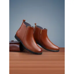 Erix Solid Leather Boots