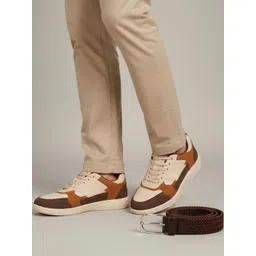 Ethik Men Colourblocked PU Sneakers & Brown Braided Belt
