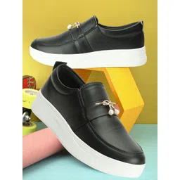 EVOLTAR Women Comfort Insole Lightweight Slip-On Sneakers