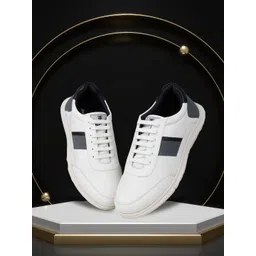 EZOK Men Colourblocked Sneakers