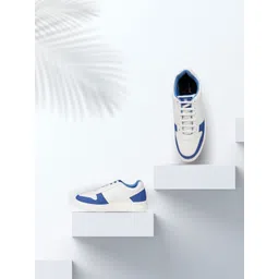 EZOK Men Colourblocked Sneakers