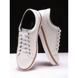 EZOK Men Textured Leather Basics Sneakers