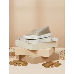 EZOK Women Textured Leather Slip-On Sneakers