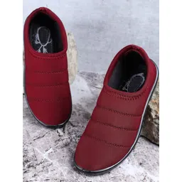 FABBMATE Women Textured Slip-On Sneakers