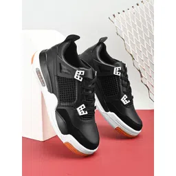 Fashion Victim Men Colourblocked Sneakers