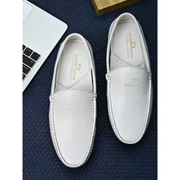Fashion Victim Men White Textured Slip-On Sneakers