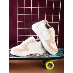 Fashion Victim Women Colourblocked Lightweight Lace Up Sneakers