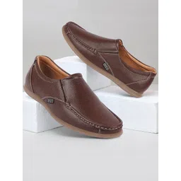 FAUSTO Men Textured Lightweight Slip-On Sneakers