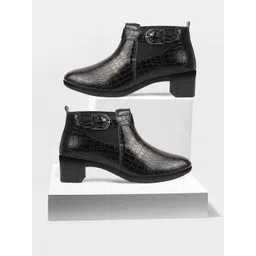 FAUSTO Women Textured Heeled Chelsea Boots