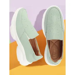 Fausto Women's Pista Green Walking Shoes