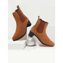 Fausto Women's Tan Chelsea Boots