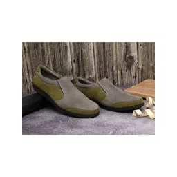 Ferraiolo Men Olive Green Colourblocked Suede Slip-On Sneakers