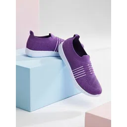 FootStation Women Slip-On Sneakers