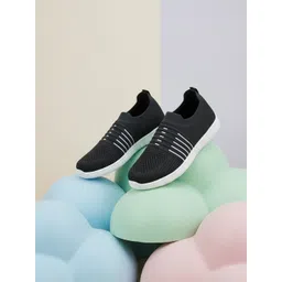 FootStation Women Textured Sneakers